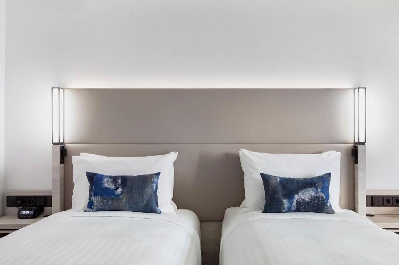 Courtyard By Marriott Batumi - Oda