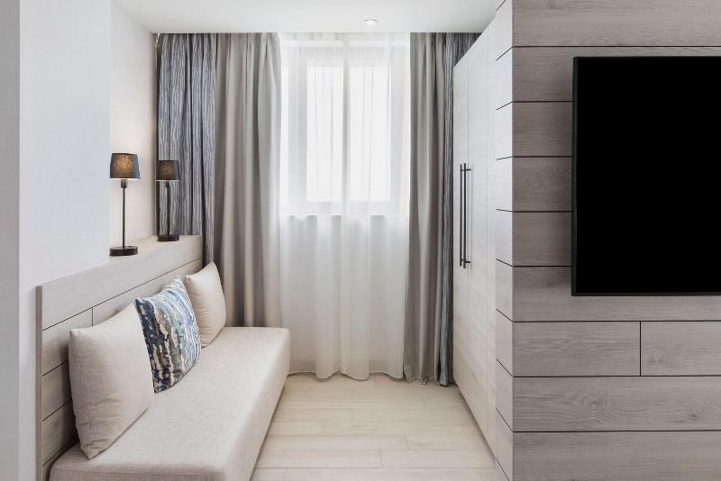 Courtyard By Marriott Batumi - Oda