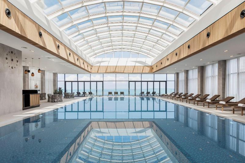 Courtyard By Marriott Batumi - Havuz