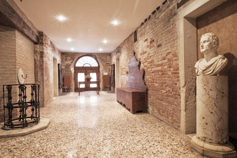 Palazzetto San Lio - Lobi