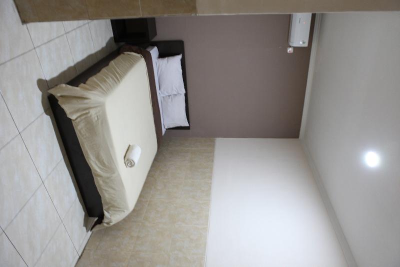 Rahayu Hotel Cirebon - Oda