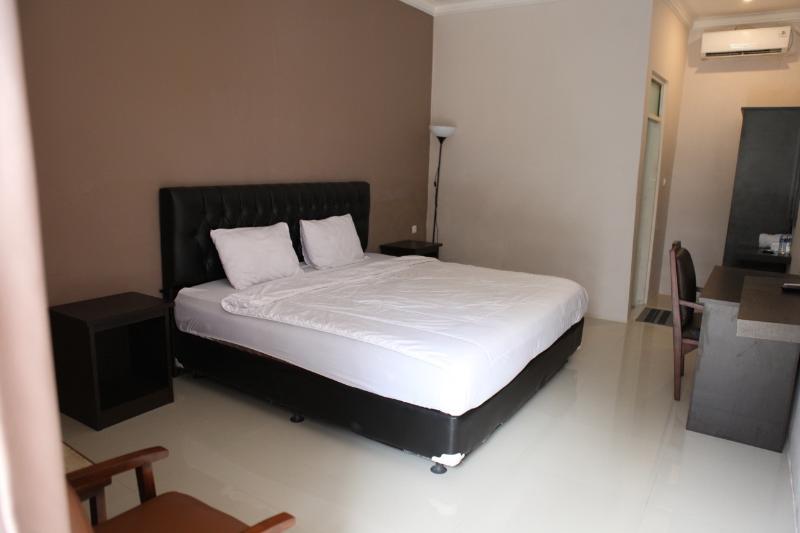 Rahayu Hotel Cirebon - Oda
