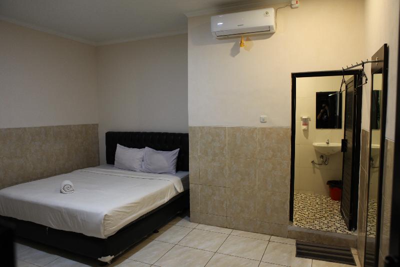 Rahayu Hotel Cirebon - Oda