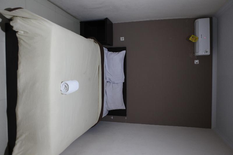 Rahayu Hotel Cirebon - Oda