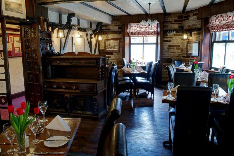 The Old White Lion Hotel - Restoran