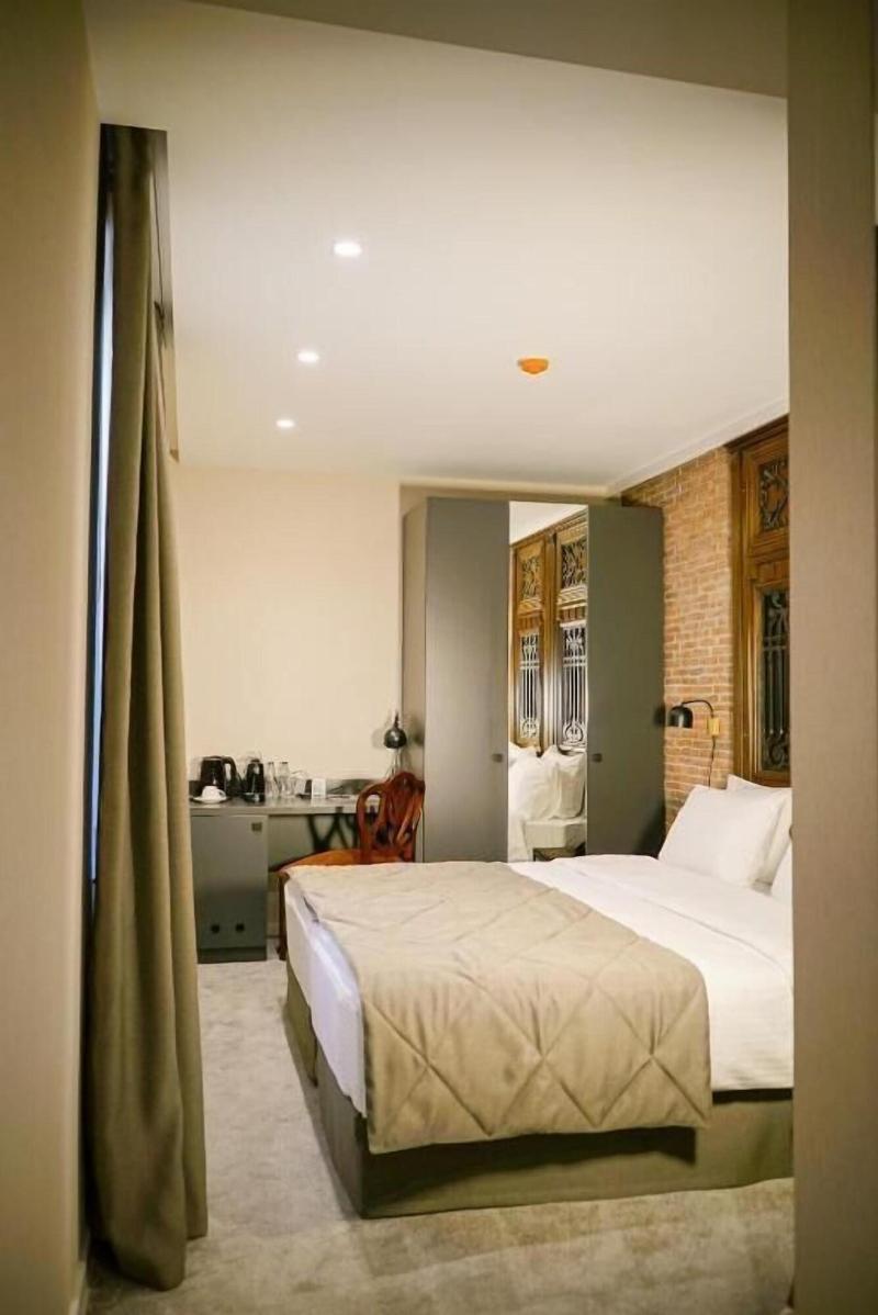 Tbilisee Hotel - Oda