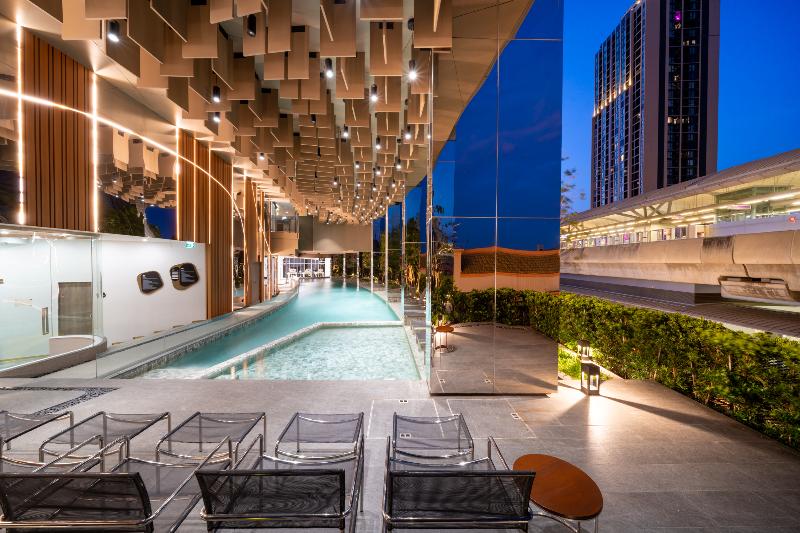 Oakwood Suites Tiwanon Bangkok - Havuz