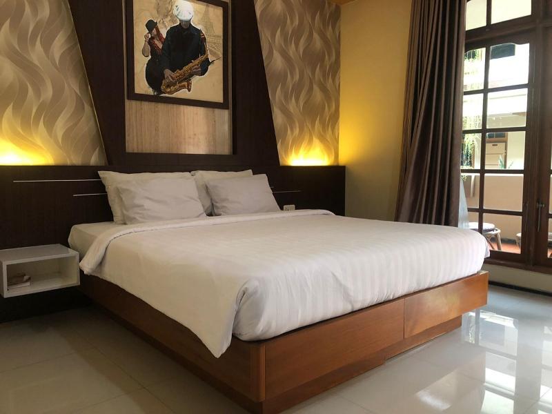 Votel Kartika Abadi Hotel Madiun - Oda