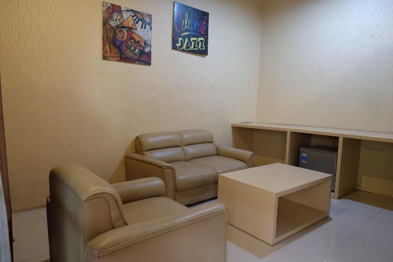 Votel Kartika Abadi Hotel Madiun - Oda