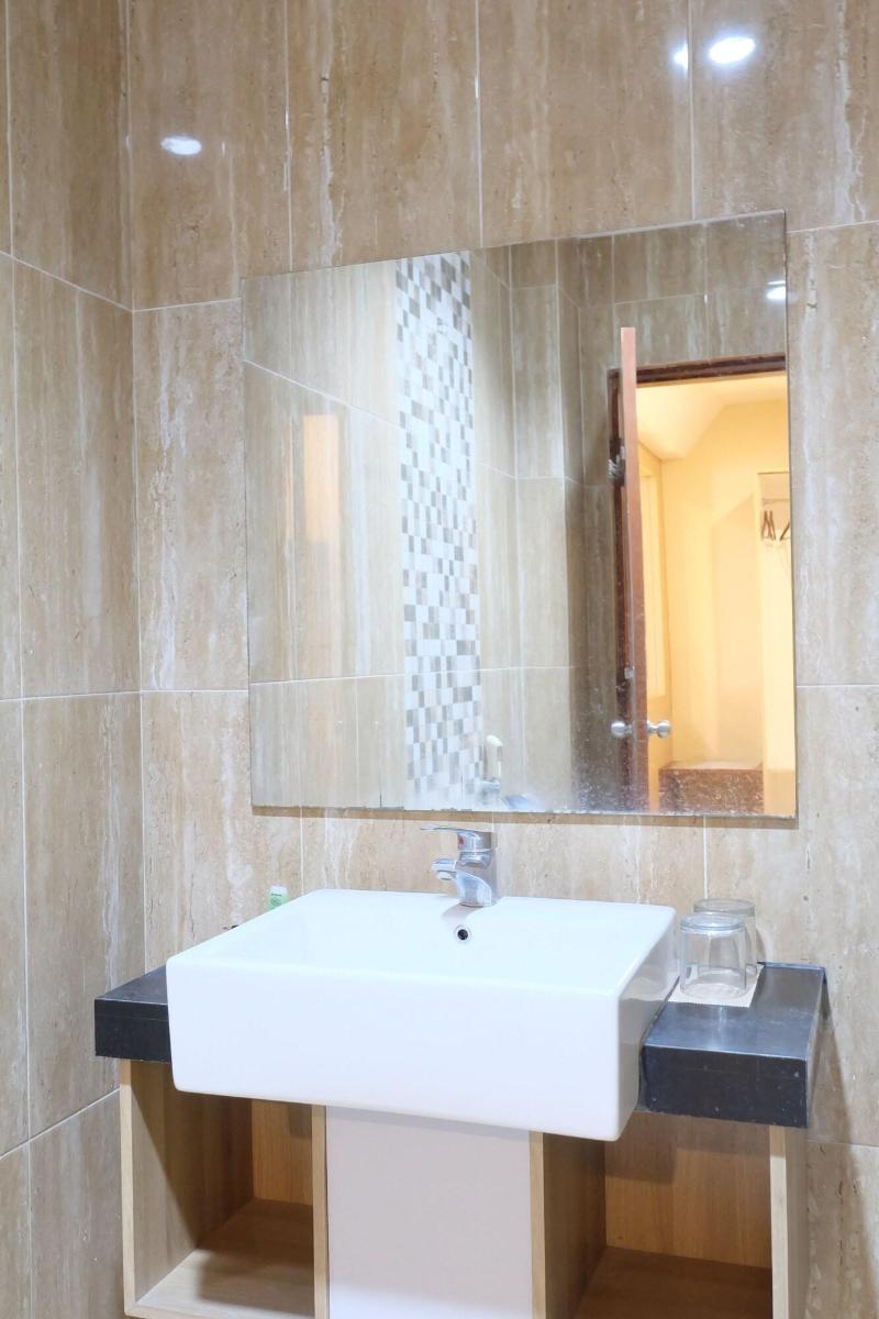 Votel Kartika Abadi Hotel Madiun - Oda
