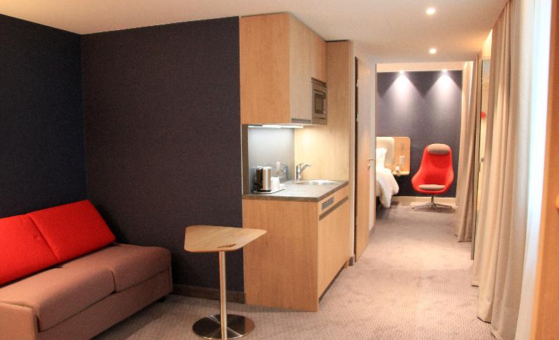 Holiday Inn Express And Suites Basel - Allschwil - Oda