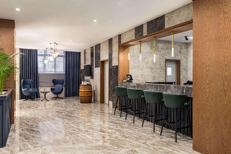 Wyndham Garden Baku - Bar
