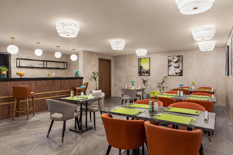 Wyndham Garden Baku - Bar