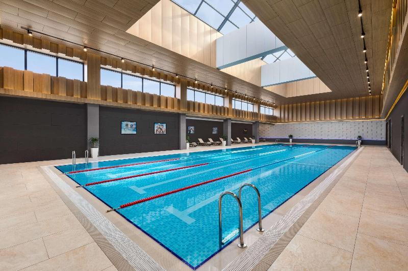 Wyndham Garden Baku - Havuz