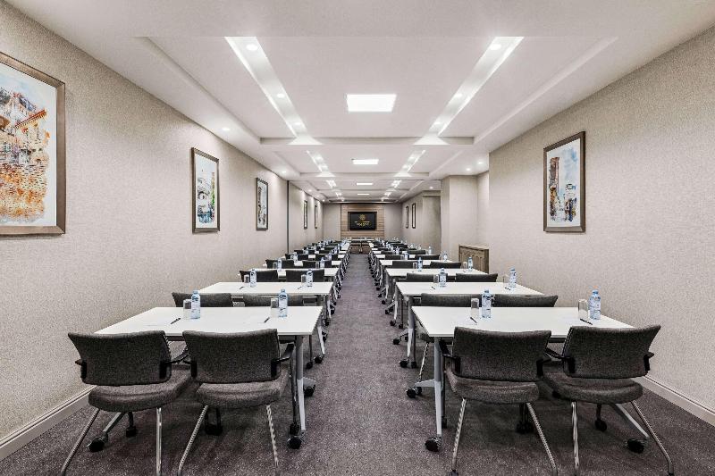 Tbilisi Chambers Trademark Collection By Wyndham - Toplantı