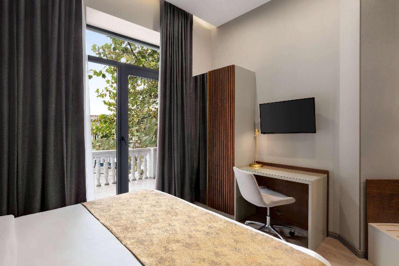 Tbilisi Chambers Trademark Collection By Wyndham - Oda