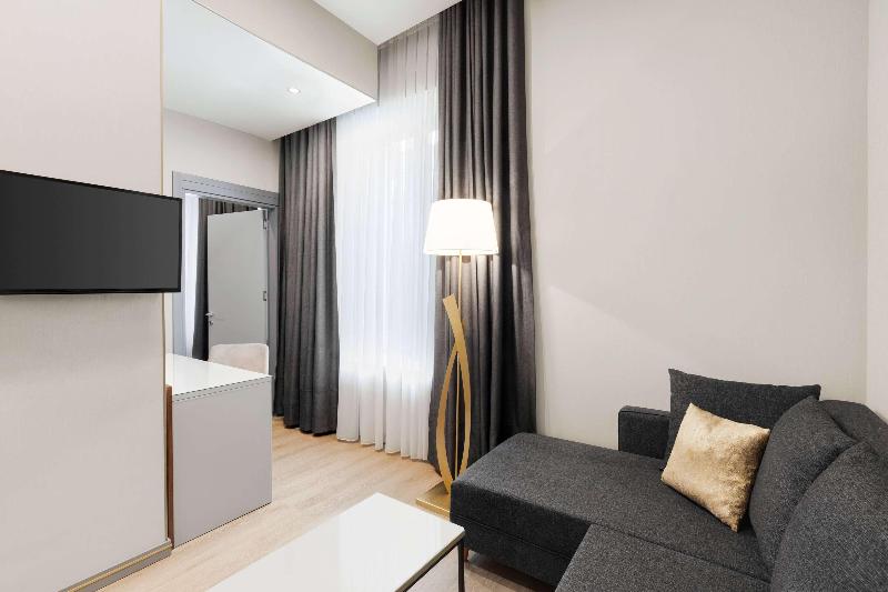 Tbilisi Chambers Trademark Collection By Wyndham - Oda