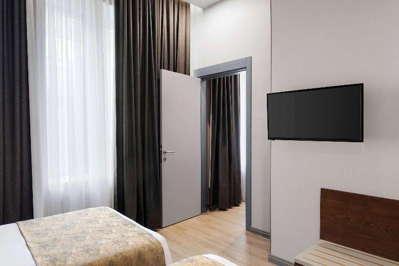 Tbilisi Chambers Trademark Collection By Wyndham - Oda