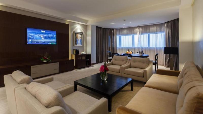 RADISSON BLU HOTEL & CONVENTION CENTER - Oda