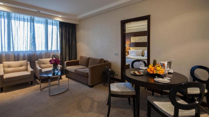 RADISSON BLU HOTEL & CONVENTION CENTER - Oda