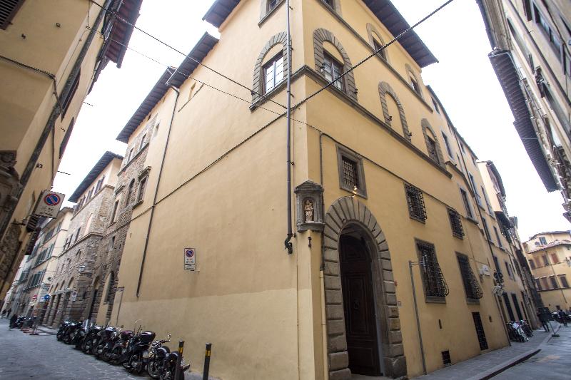 Casual Rinascimento Firenze - Genel