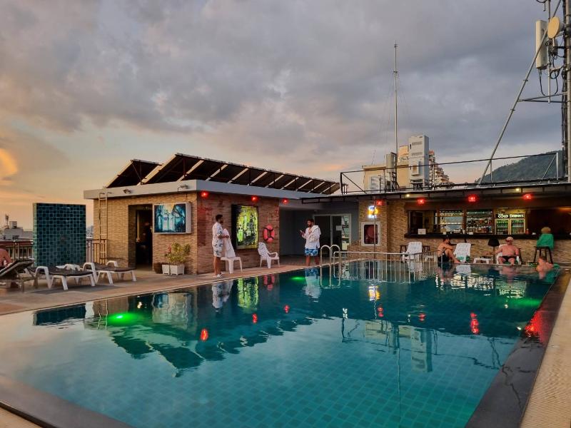 77 Patong Hotel & Spa - Bar