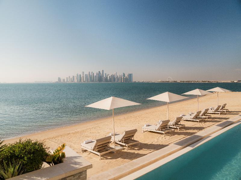 Four Seasons Resort and Residences The Pearl - Plaj