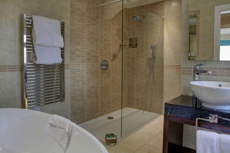 Best Western Plus Burlington Hotel - Genel