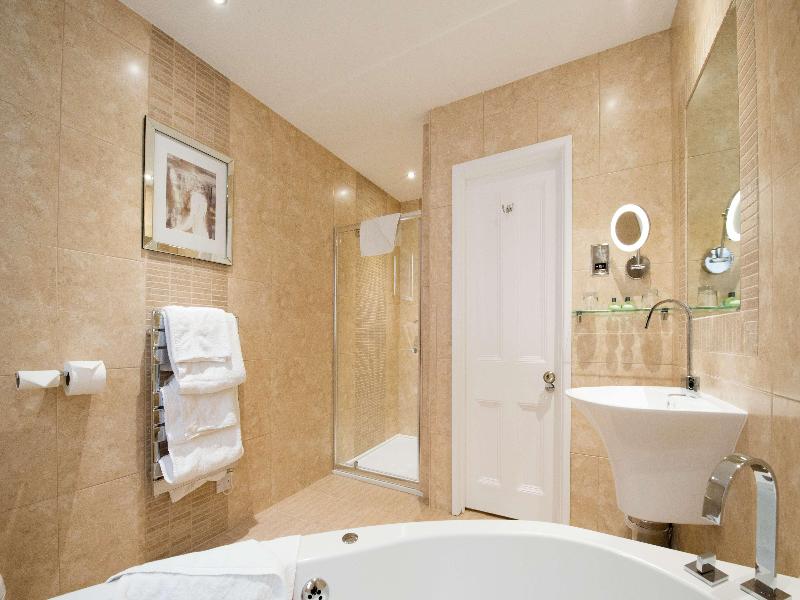 Best Western Plus Burlington Hotel - Oda