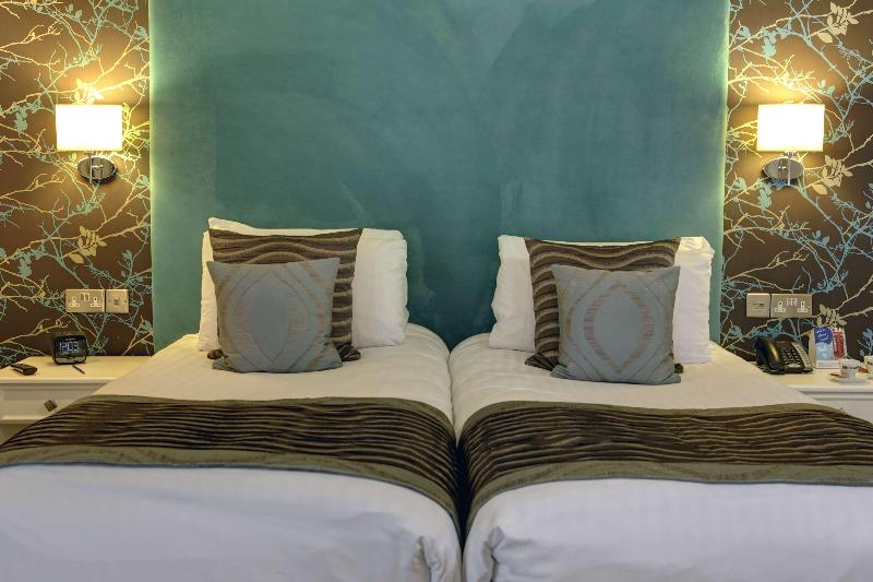 Best Western Plus Burlington Hotel - Oda