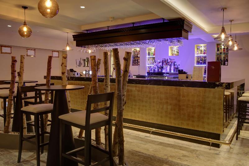 Best Western Plus Burlington Hotel - Restoran