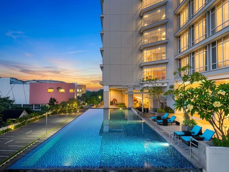 Grand Mercure Solo Baru - Havuz