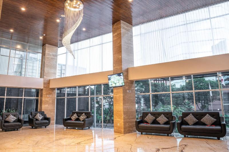 Goldvitel Hotel Surbaya - Lobi