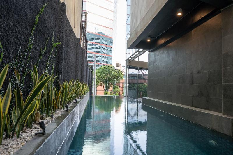 Goldvitel Hotel Surbaya - Havuz