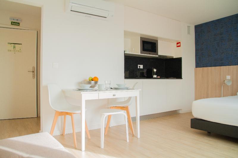 Select Porto Suites - Oda