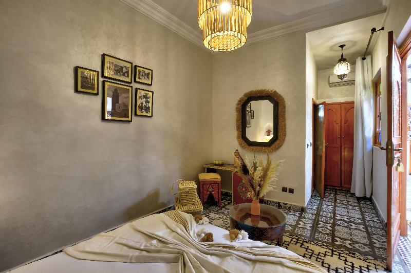 RIAD ARABKECH - Genel