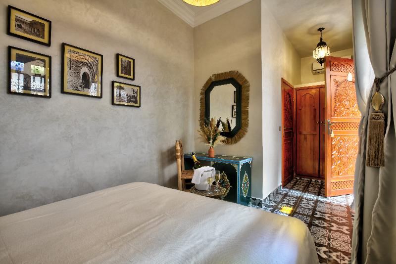 RIAD ARABKECH - Oda