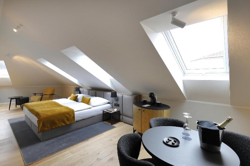 Hotel Prokop Square - Genel