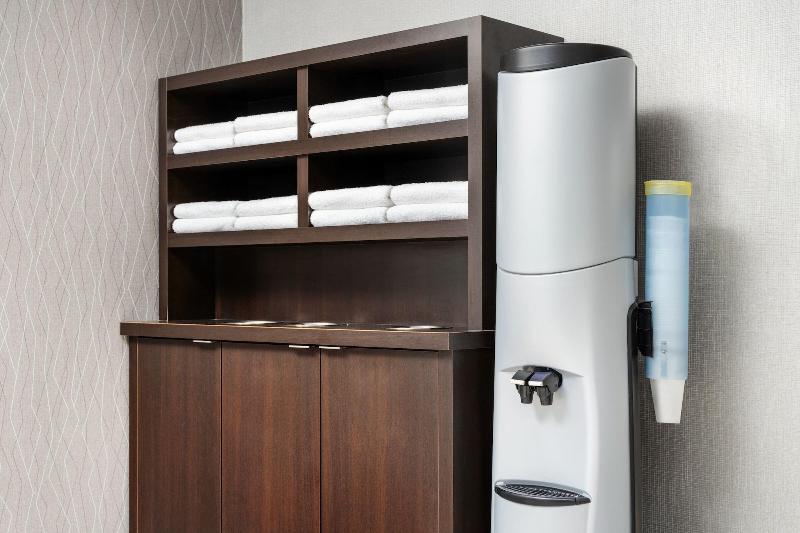 Courtyard By Marriott Kingston - Aktivite