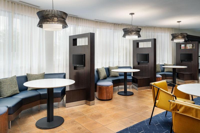 Courtyard By Marriott Kingston - Genel