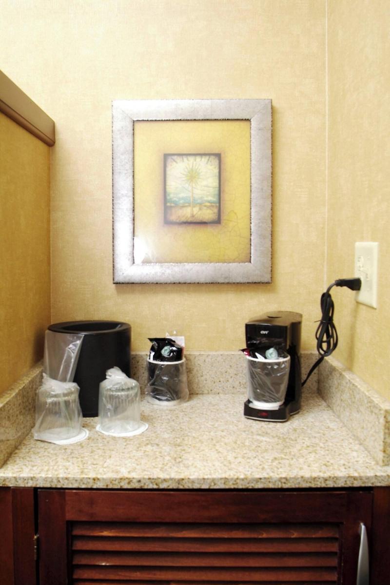 Courtyard By Marriott Kingston - Oda