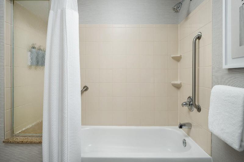 Courtyard By Marriott Kingston - Oda
