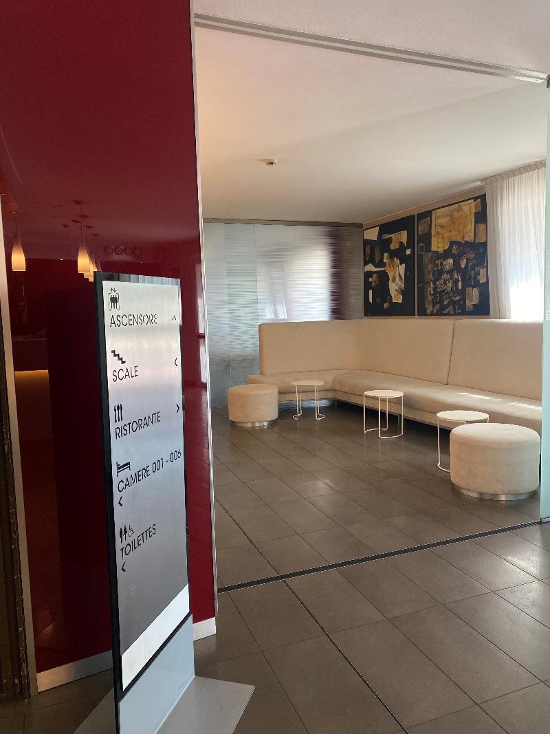 Cavallo Hotel Noventa - Lobi