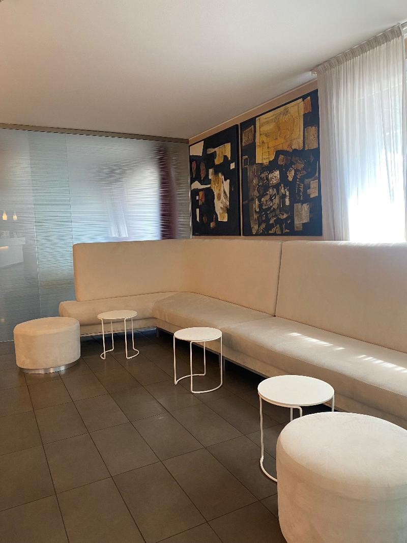 Cavallo Hotel Noventa - Lobi