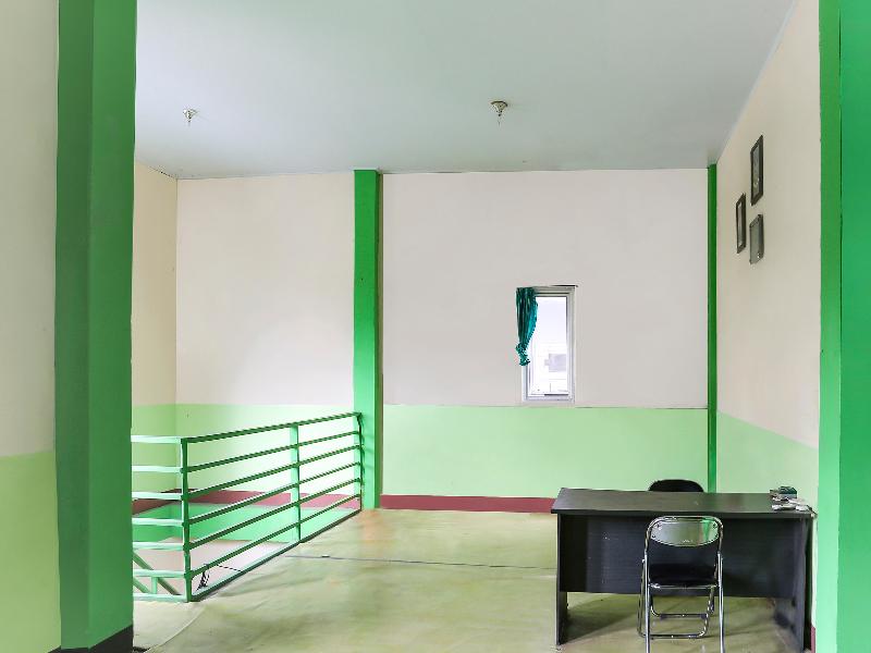 Oyo 90825 Hotel Lizha 2 - Lobi