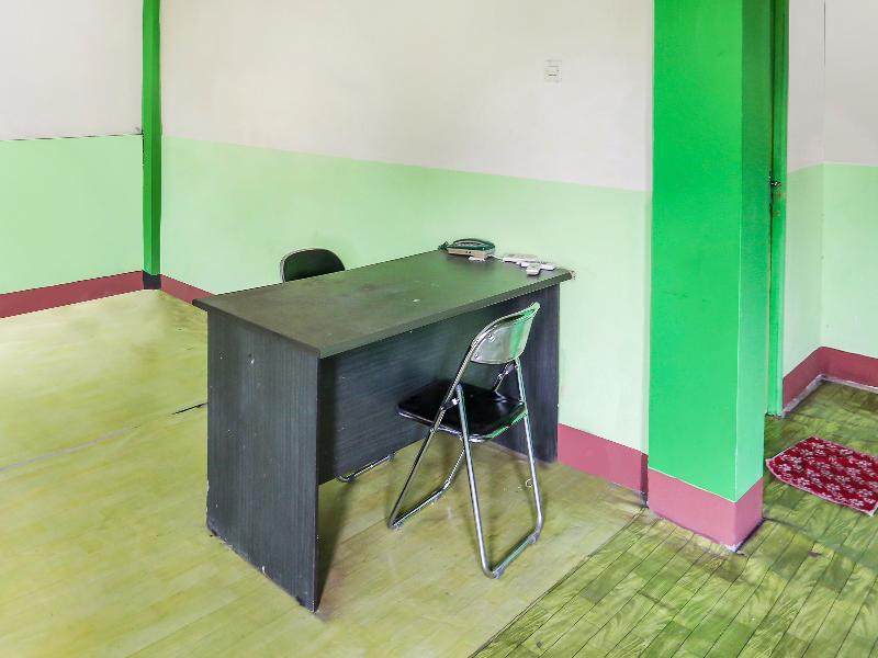 Oyo 90825 Hotel Lizha 2 - Lobi