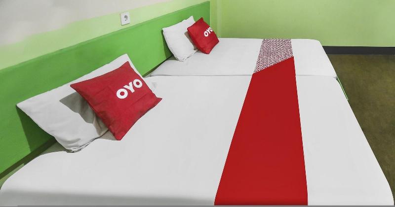 Oyo 90825 Hotel Lizha 2 - Oda