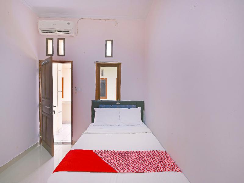 Oyo 91445 Sandat Guest House - Oda