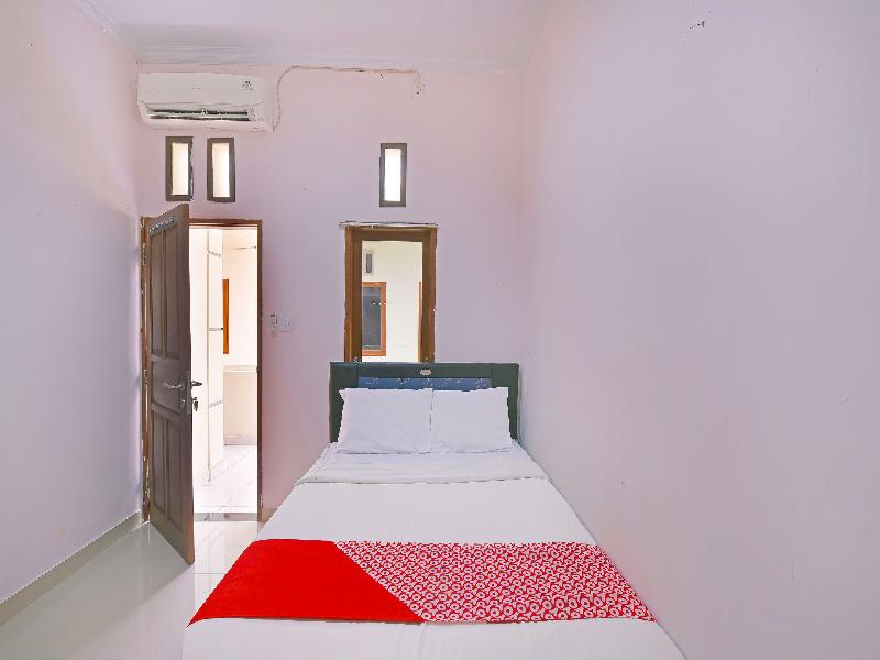Oyo 91445 Sandat Guest House - Oda