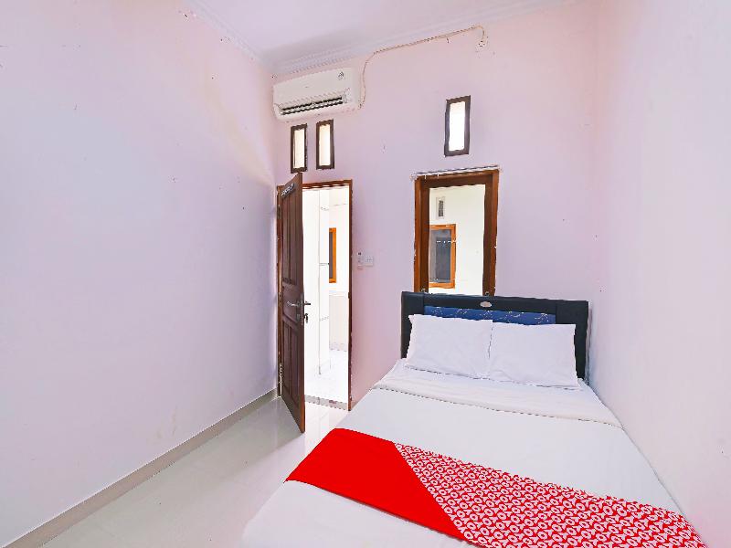 Oyo 91445 Sandat Guest House - Oda